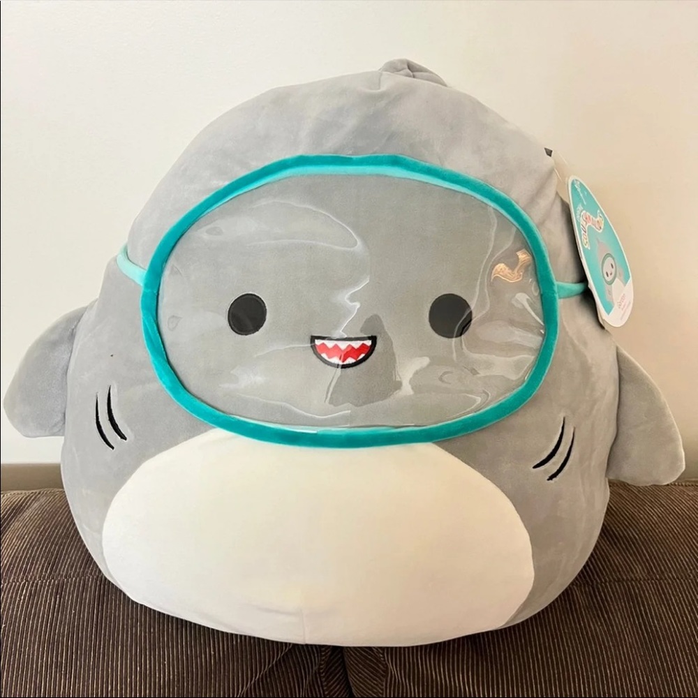 Squishmallow Shark 16"